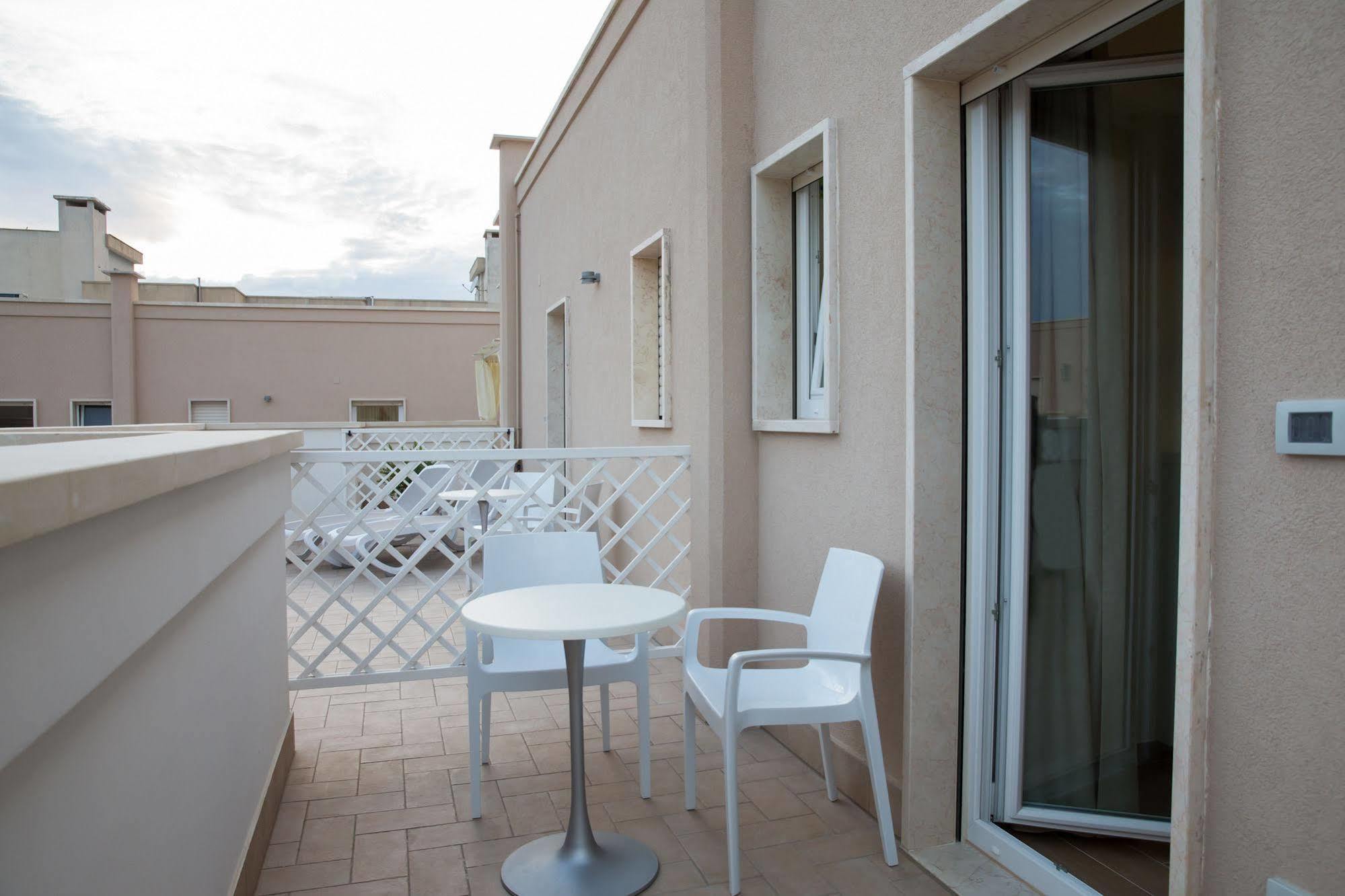 La Casa Del Turista Bed & Breakfast Gallipoli Eksteriør bilde
